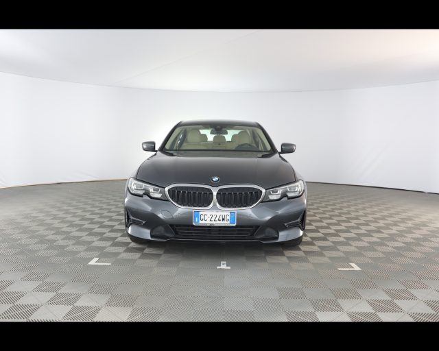 BMW 318 Serie 3 G20 2019 Berlina - d mhev 48V Luxury auto - foto 3 di 4