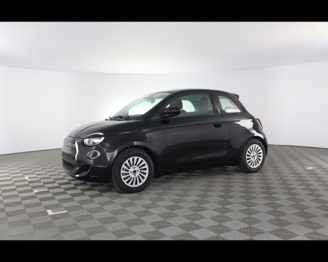 Fiat 500e Hatchback MY25- - 320 Berlina + Pack Tech km 0 a PIACENZA