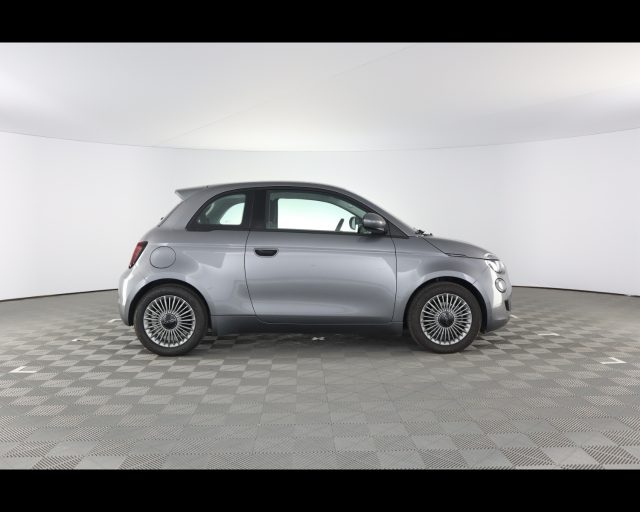 Fiat 500 Nuova HATCHBACK MY23-La Nuova - 320 Berlina, del 2024, in vendita a Piacenza (PC)