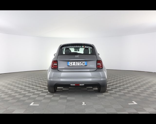 Fiat 500 Nuova HATCHBACK MY23-La Nuova - 320 Berlina km 0 a PIACENZA