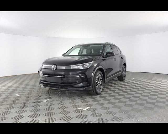Volkswagen Tiguan 2.0 tdi Life 150cv dsg, del 2024, 34.640 km, in vendita a Piacenza (PC)