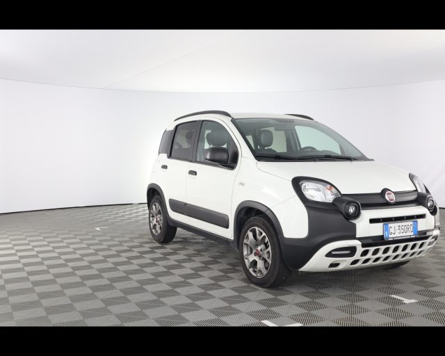 Fiat Panda 1.0 firefly hybrid City Cross s&s 70cv 5p.ti usato a PIACENZA