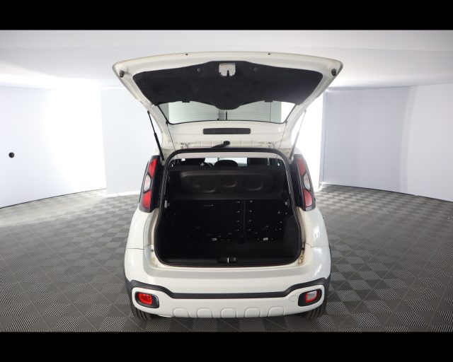 Fiat Panda 1.0 firefly hybrid City Cross s&s 70cv 5p.ti, del 2022, 83.914 km, in vendita a Piacenza (PC)