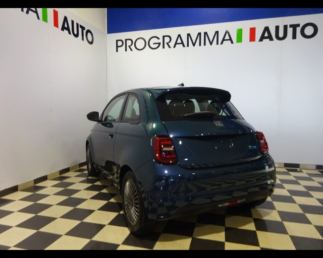 Fiat 500e 42 kWh Icon - foto 2 di 4