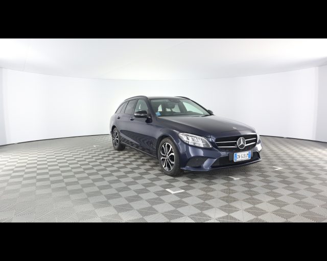 Mercedes-Benz CLA sse C SW 220 d Premium auto - foto 4 di 4