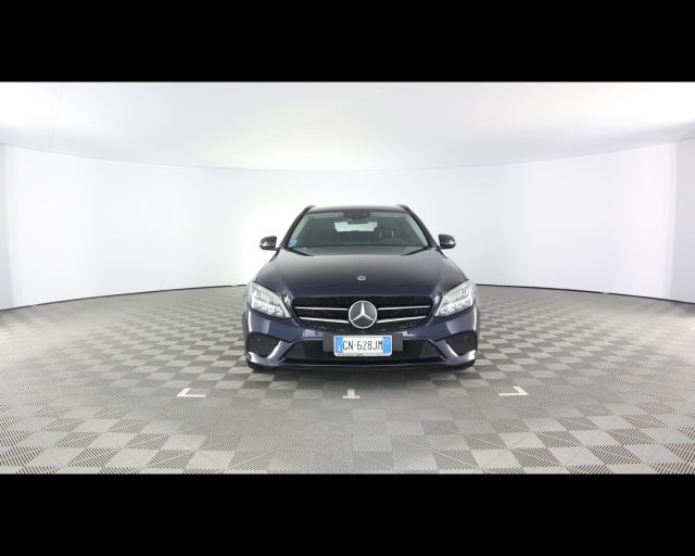 Mercedes-Benz CLA sse C SW 220 d Premium auto - foto 3 di 4