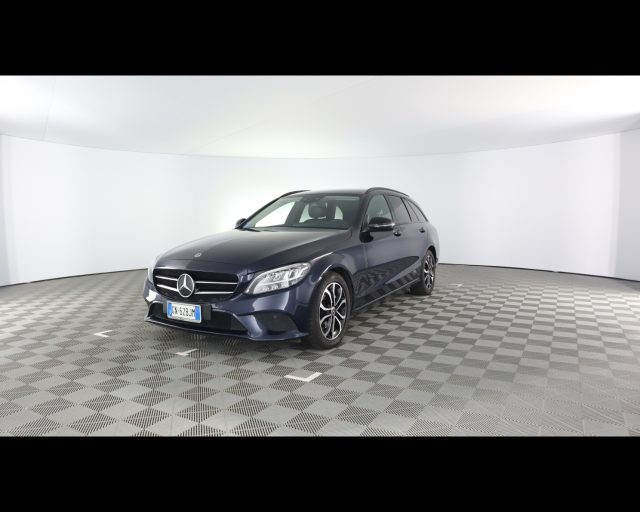 Mercedes-Benz CLA sse C SW 220 d Premium auto - foto 2 di 4