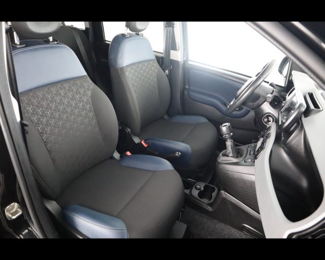 Fiat Panda 1.0 firefly hybrid City Cross s&s 70cv 5p.ti usato a PIACENZA