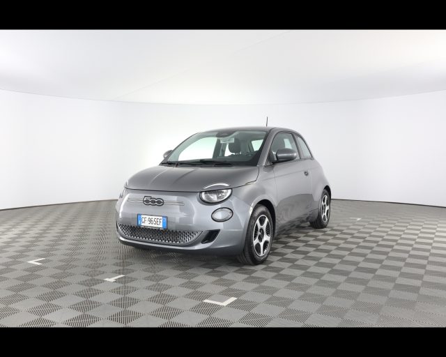 Fiat 500e 42 kWh Passion - foto 2 di 4