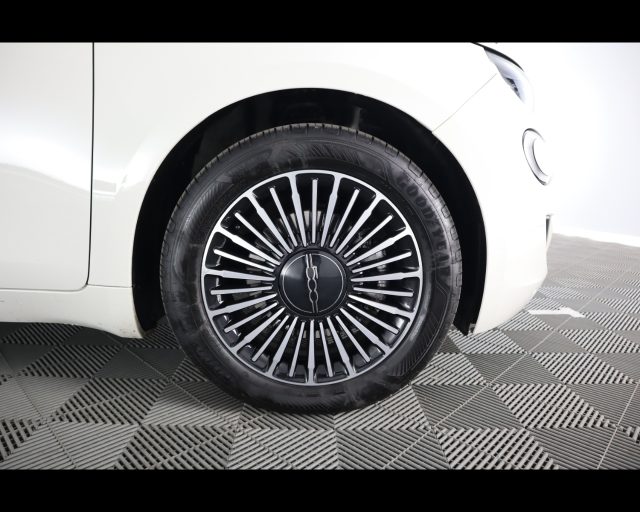 Fiat 500e 42 kWh Icon - foto 3 di 4