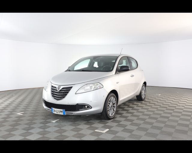 Lancia Ypsilon III 2011 - 0.9 t.air Platinum s&s 85cv dfn - foto 2 di 4