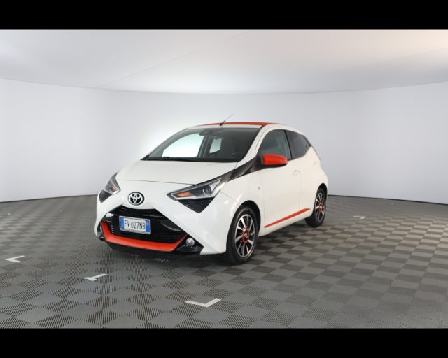 Toyota Aygo II - 5p 1.0 x-wave Orange 72cv - foto 2 di 4