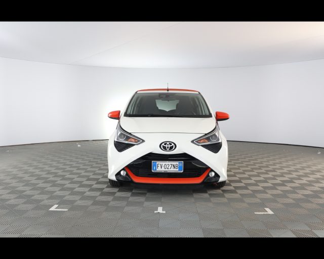 Toyota Aygo II - 5p 1.0 x-wave Orange 72cv - foto 3 di 4