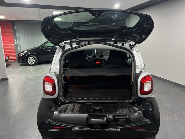 smart forTwo 70 1.0 twinamic Passion, del 2018, 159.937 km, in vendita a Atena Lucana (SA)
