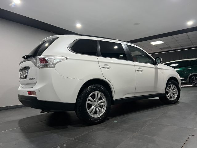 Mitsubishi Outlander 2.2 DI-D 4WD Intense UNICO PROPRITARIO - foto 3 di 4