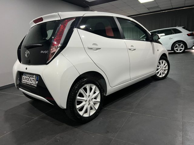 Toyota Aygo 1.0 VVT-i 69 CV 5 porte x-play MY - foto 3 di 4