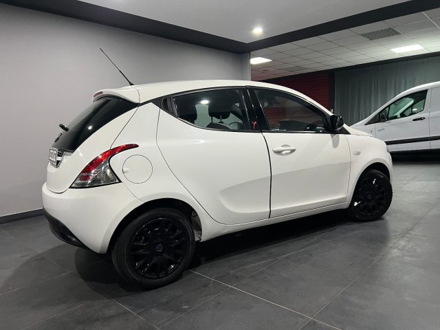 Lancia Ypsilon 1.3 MJT 16V 95 CV 5 posti S&S Elefantino - foto 4 di 4