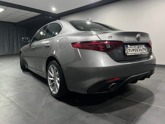 Alfa Romeo Giulia 2.2 Turbodiesel 210 CV AT8 AWD Q4 Veloce - foto 4 di 4