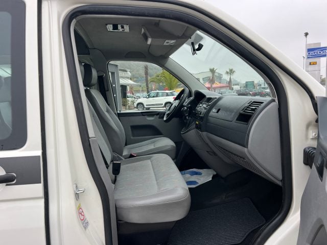Volkswagen Caravelle PL / TA 1.9 TDI TRASPORTO DISABILI, del 2008, 229.435 km, in vendita a Atena Lucana (SA)