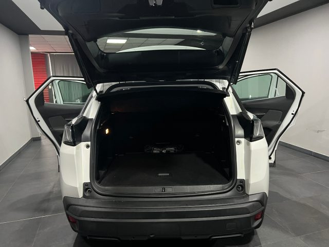 Peugeot 3008 BlueHDi 130 S&S Active Pack, del 2022, 159.937 km, in vendita a Atena Lucana (SA)