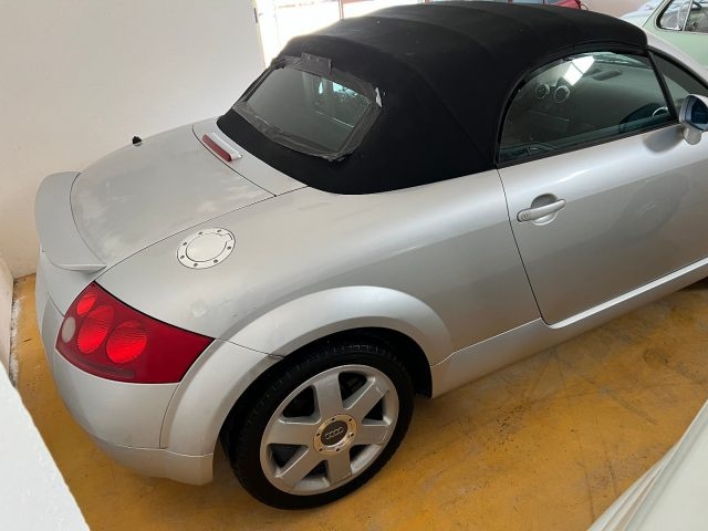 Audi TT Roadster 1.8 T 180 CV - foto 3 di 4