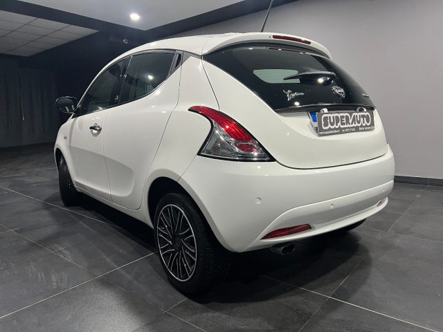 Lancia Ypsilon 1.0 FireFly 5 porte S&S Hybrid Ecochic Gold - foto 3 di 4