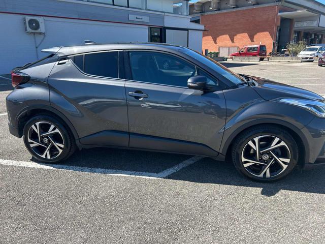 Toyota C-HR 1.8 Hybrid E-CVT - foto 2 di 4