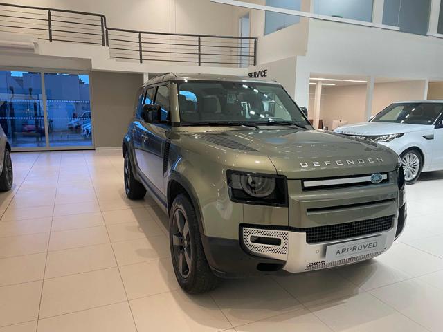 Land Rover Defender 110 3.0D I6 200 CV AWD Auto SE usato a MASSAROSA