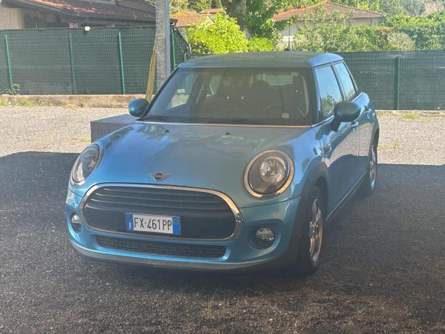 MINI Cooper 1.5 5 porte - foto 2 di 4