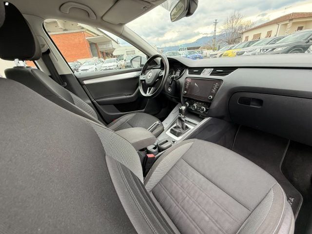 Skoda Octavia 1.6 TDI CR 115 CV Wagon Executive AUTOCARRO, del 2017, 260.000 km, in vendita a Massarosa (LU)