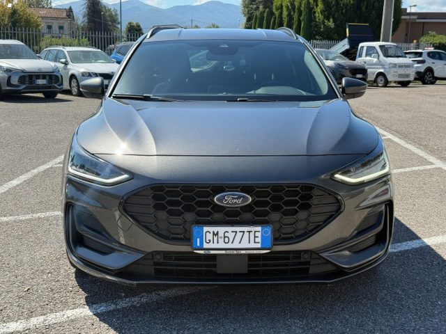 Ford Focus 1.0 EcoBoost Hybrid 125 CV SW ST-Line - foto 2 di 4