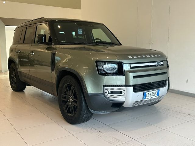 Land Rover Defender 110 3.0D I6 200 CV AWD Auto S, del 2025, 37.000 km, in vendita a Massarosa (LU)