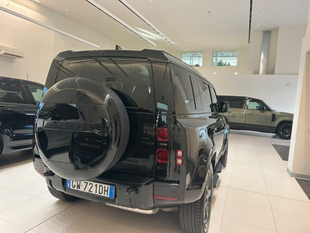 Land Rover Defender 110 3.0D I6 200 CV AWD Auto X-Dynamic SE - foto 4 di 4
