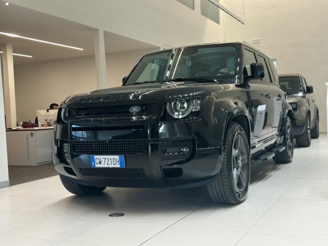 Land Rover Defender 110 3.0D I6 200 CV AWD Auto X-Dynamic SE, del 2024, 74.807 km, in vendita a Massarosa (LU)