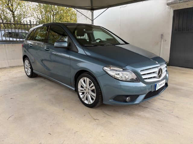 Mercedes-Benz B 220 4Matic 4X4 AUTOMATICA EURO 6B BENZINA POCHI KM - foto 3 di 4