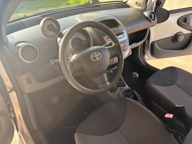 Toyota Aygo 1.0 12V VVT-i 5 porte OK NEOPATENTATI 5 PORTE, del 2007, 89.000 km, in vendita a Pavia (PV)