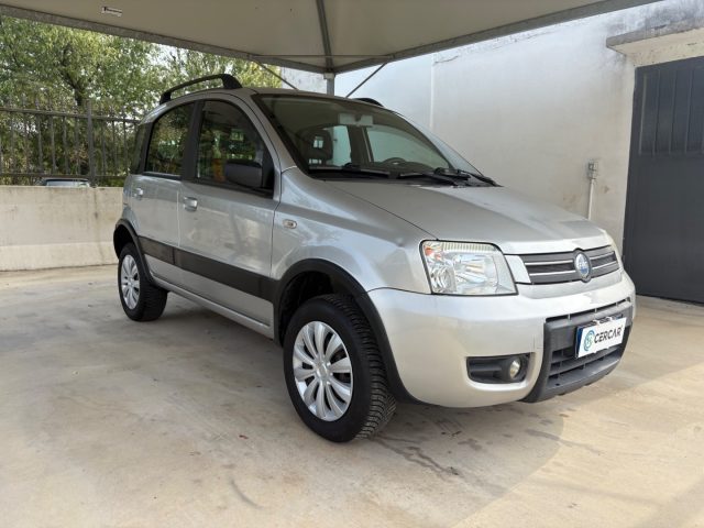 Fiat Panda 1.2 4x4 Climbing POCHI CHILOMETRI OK NEOP - foto 3 di 4