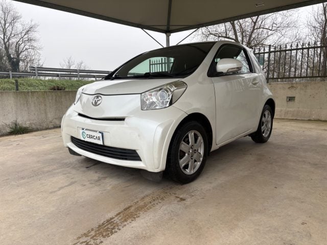 Toyota iQ 1.0 CVT Lounge AUTOMATICA OK NEOPATENTATI usato a PAVIA
