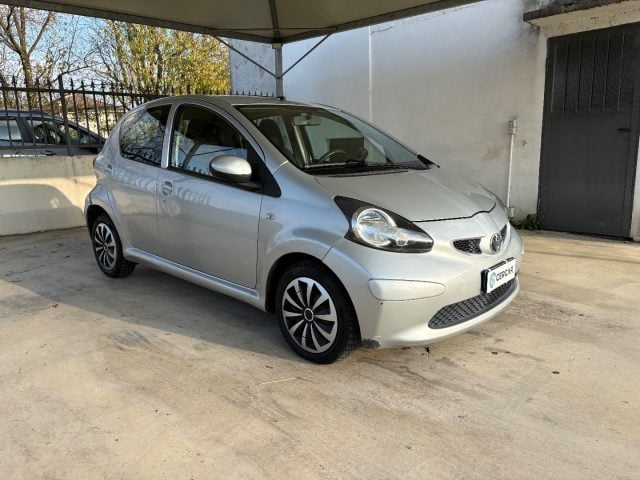 Toyota Aygo 1.0 12V VVT-i 5 porte OK NEOPATENTATI 5 PORTE - foto 3 di 4