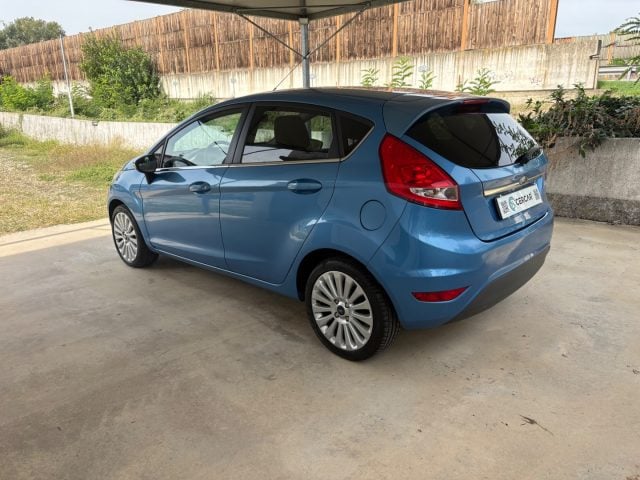 Ford Fiesta 1.2 82 CV 5 porte Titanium OK NEOPATENTATI - foto 4 di 4