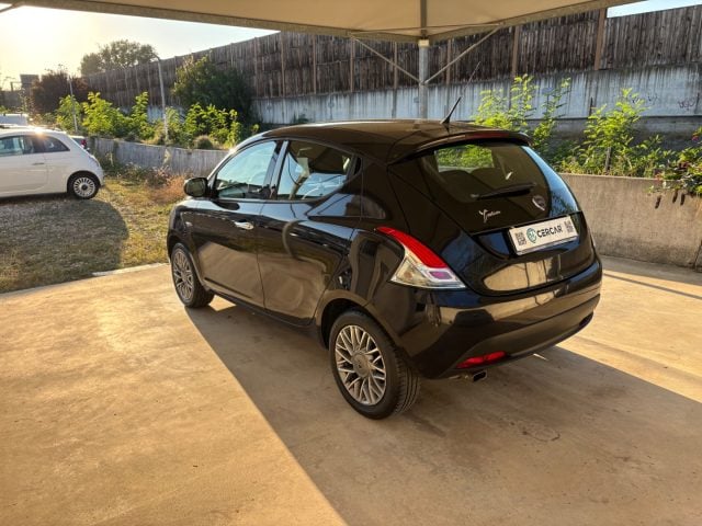 Lancia Ypsilon 1.2 69 CV 5 porte Silver OK NEOPATENTATI - foto 4 di 4