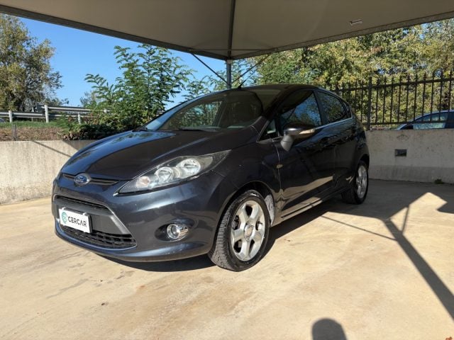 Ford Fiesta 1.2 82 CV 5 porte Titanium, del 2010, 54.000 km, in vendita a Pavia (PV)