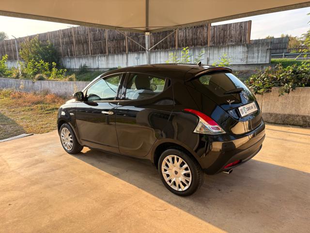 Lancia Ypsilon 1.2 69 CV 5 porte GOLD OK NEOPATENTATI COME NUOVA - foto 4 di 4