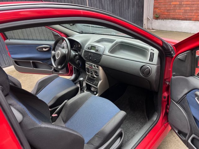 Fiat Punto 1.8i 16V 3 porte HGT ottime condizioni - foto 2 di 4