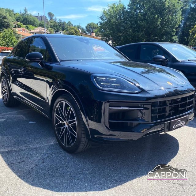 Porsche Cayenne Coup� 3.0 V6 E-Hybrid nuovo a SANT ANGELO IN VADO