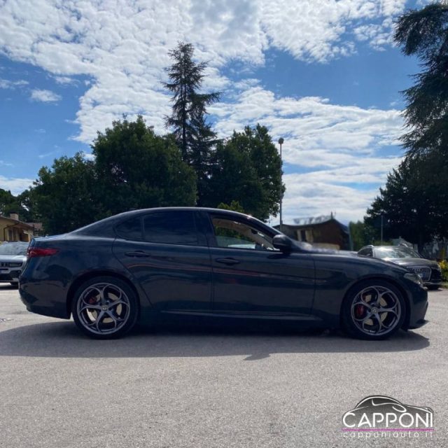 Alfa Romeo Giulia Q4 Veloce - foto 4 di 4