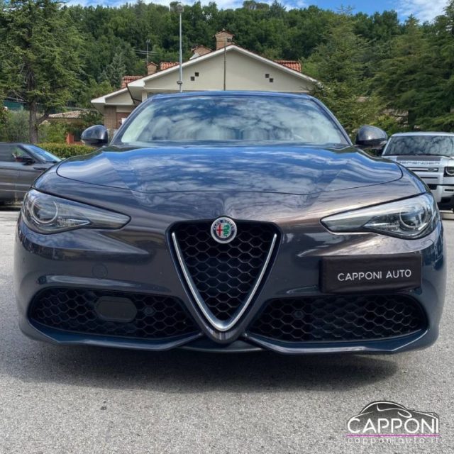 Alfa Romeo Giulia Q4 Veloce - foto 2 di 4