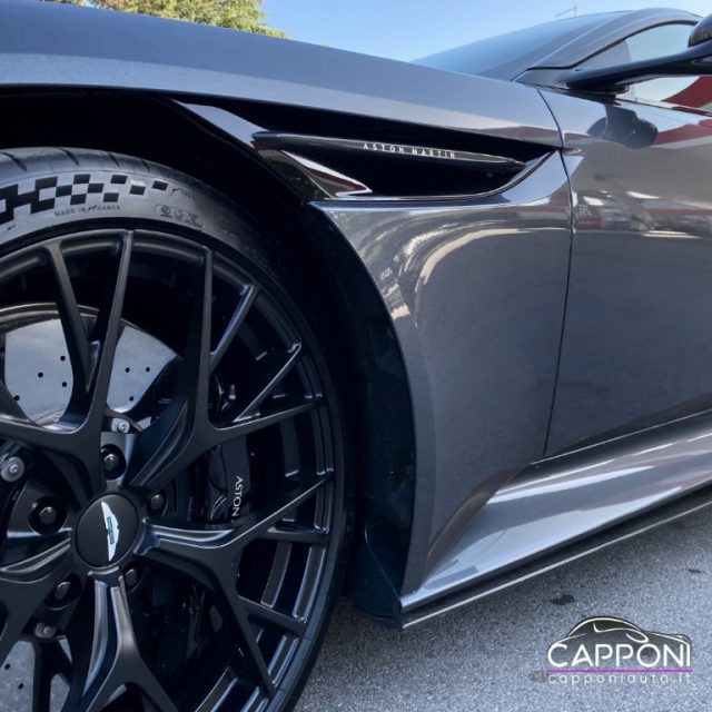 Aston Martin DB12 V8 Coupé IVA DEDUCIBILE - foto 3 di 4
