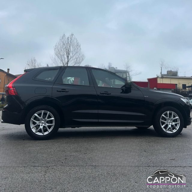 Volvo XC60 D4 AWD - foto 3 di 4