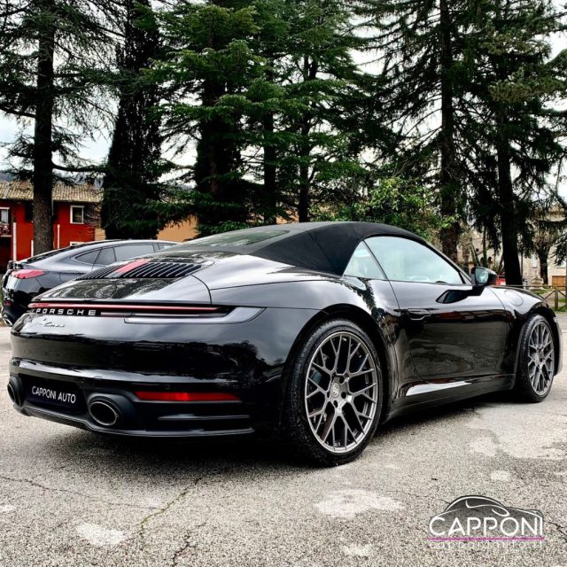 Porsche 992 911 Carrera Cabriolet - foto 3 di 4
